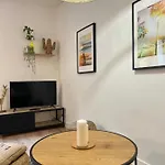 Bright T2 Of 34 M Renovated In The Downtown