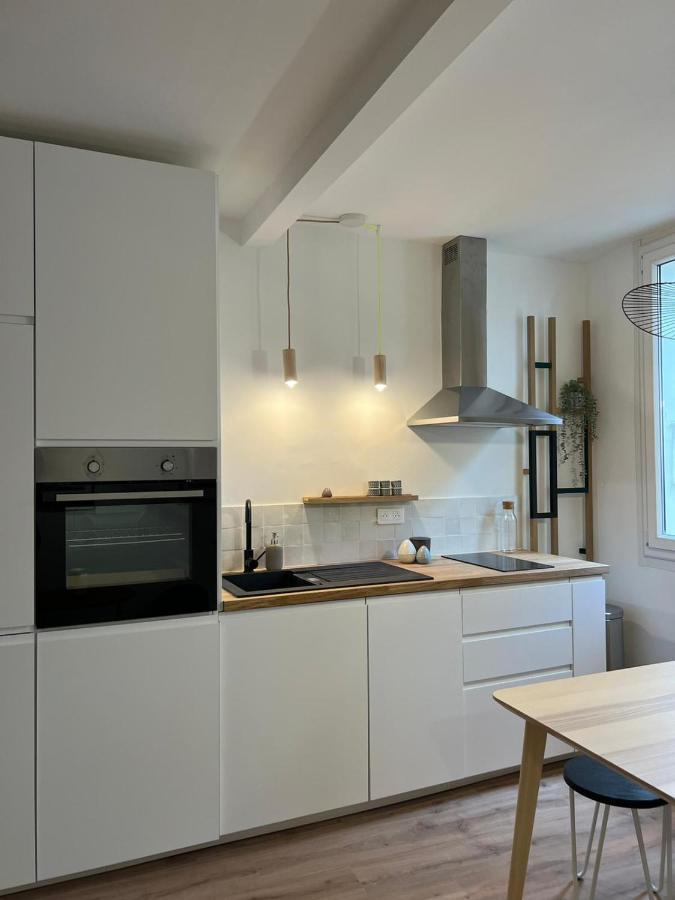 Bright T2 Of 34 M Renovated In The Downtown * Marseilles